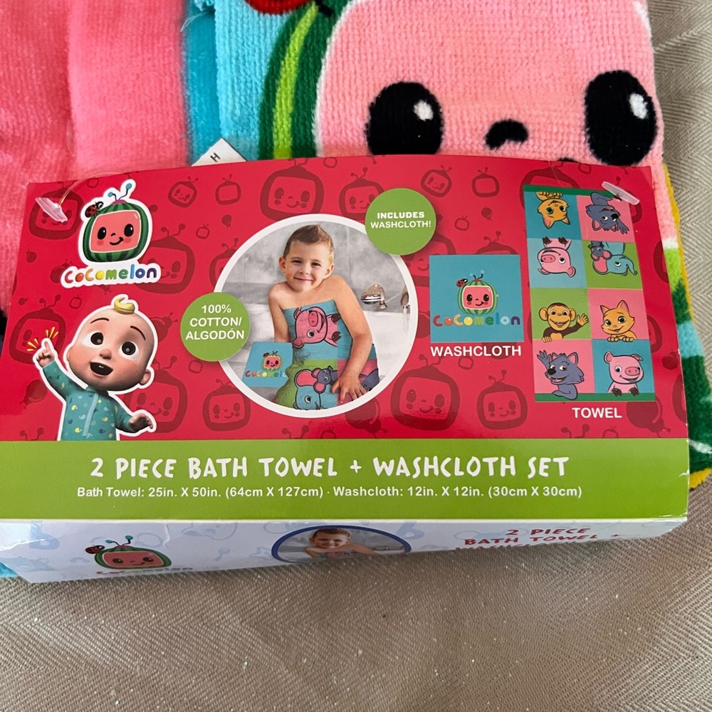 CoComelon Bath Towel Set